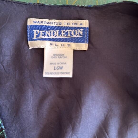 Pendleton Plus Women's Lined Button Front Rayon Sleeveless Vest sz 16W Paisley - Picture 3 of 5